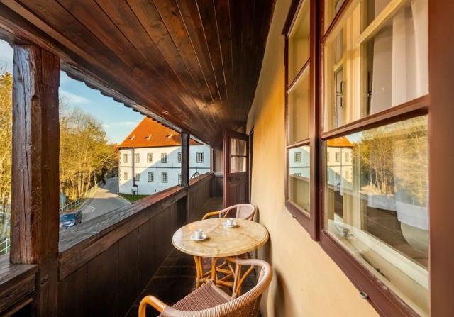cesky_krumlov_bellevue_hotel_JUNIOR_SUITE_egon6.jpg