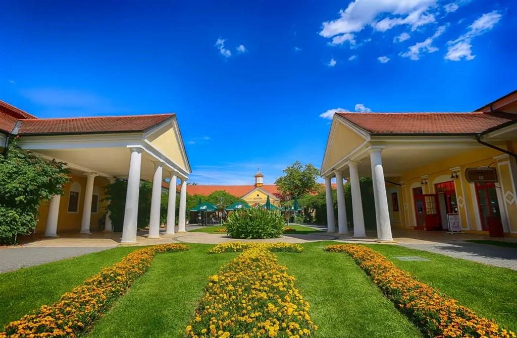 ENSANA Health Spa Hotel Vila TRAJAN