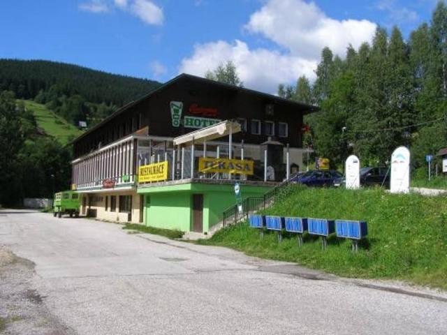 Hotel Nico exterier.