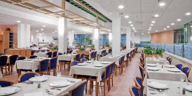 Bluesun hotel Marina - jídelna.