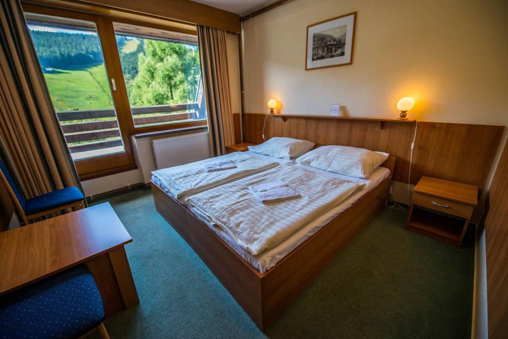 Pokoj 2-lůžkový manželská postel s balkonem.