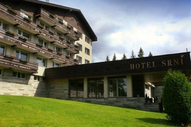 Hotel Srní vstup exterier.