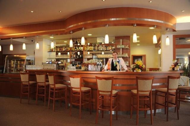 Bar.