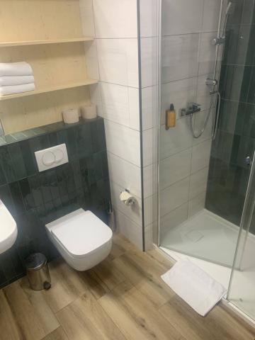 Pokoj hygienické zařízení sprchový kout.