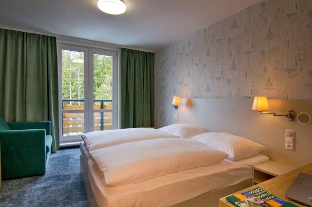 Pokoj 2-lůžkový manželská postel, balkon.