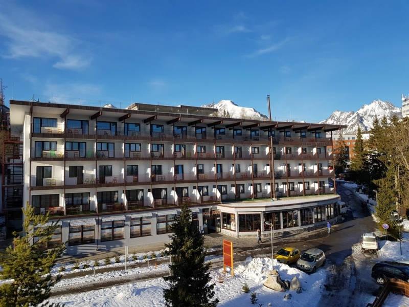 Hotel Toliar zima exterier.