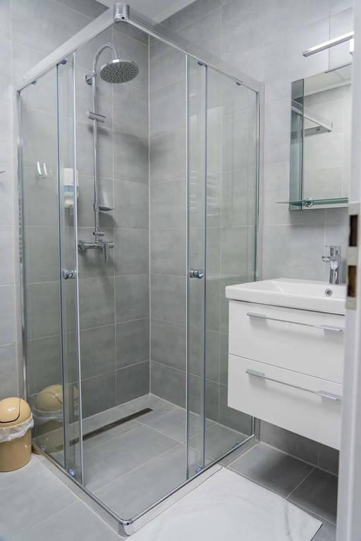 Studio 4-lůžkové - hygienické zařízení sprchový kout.