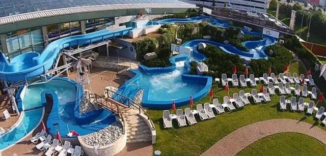 Aquapark venkovní vodní svět divoká řeka.