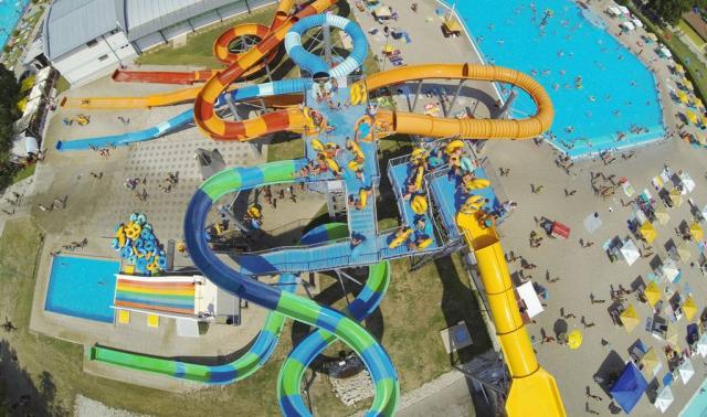 Termální koupaliště Vadaš Štúrovo tobogánová věž.