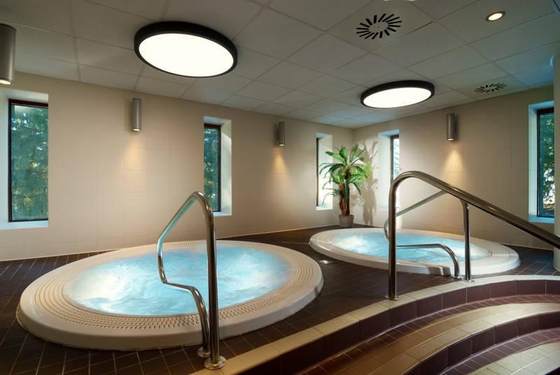 Wellness centrum vířivky.