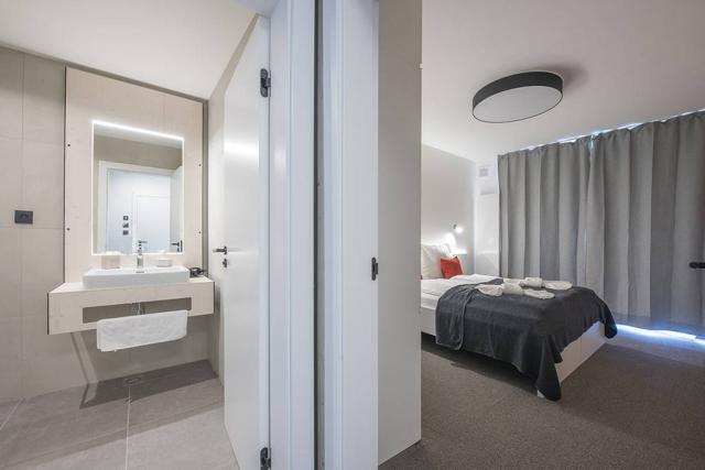 Pinea apartmán Standard ložnice 2-lůžková a hygienické zařízení
