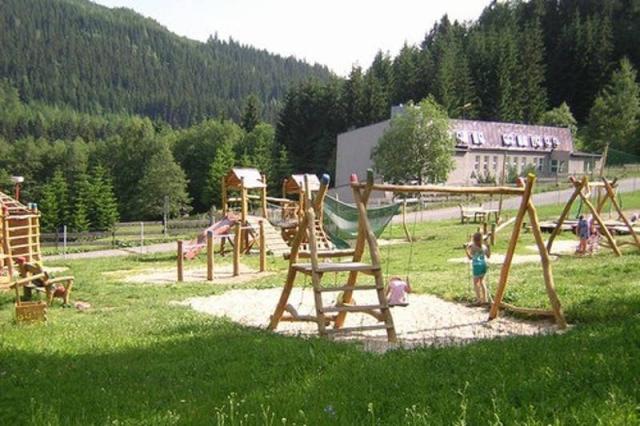 Dětské hřiště.
