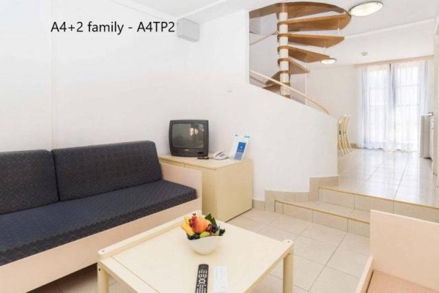 Apartments Savudrija Plava Laguna - apartmá A4+2 family obývací