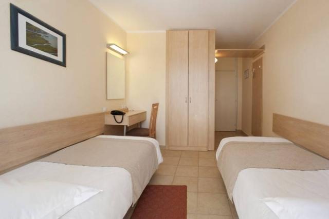Hotel Delfin Plava Laguna - dvoulůžkový pokoj, oddělená lůžka.
