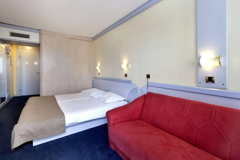 Hotel Plavi Plava Laguna - dvoulůžkový pokoj s přistýlkou, manž