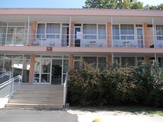 Pavilon Resnik - vstup do recepce.