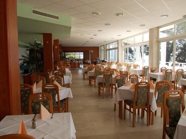 Pavilon Resnik - jídelna.