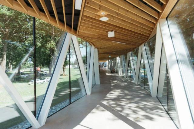 Spojovací chodba do krytých bazénů Terme 3000.