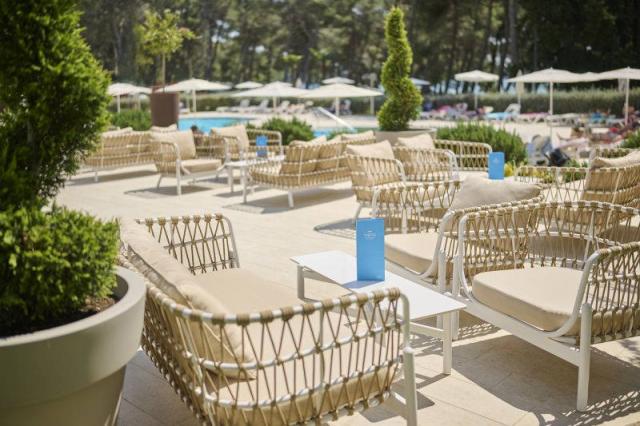 Hotel Aminess Laguna - restaurace u venkovního bazénu.