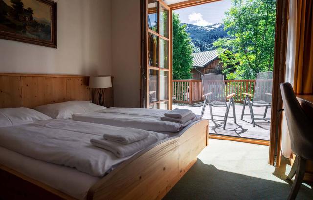 Pokoj 2-lůžkový manželská postel, balkon.