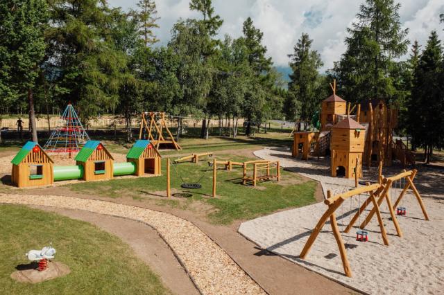 Dětské hřiště.