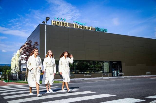 Přechod od hotelu k thermalparku.
