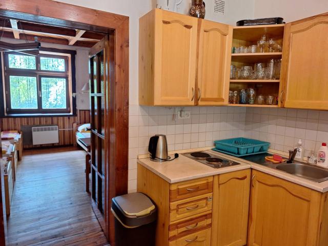 Přízemí apartmán B kuchyně.