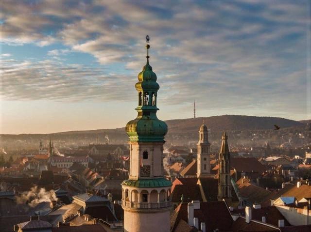 Město Sopron.