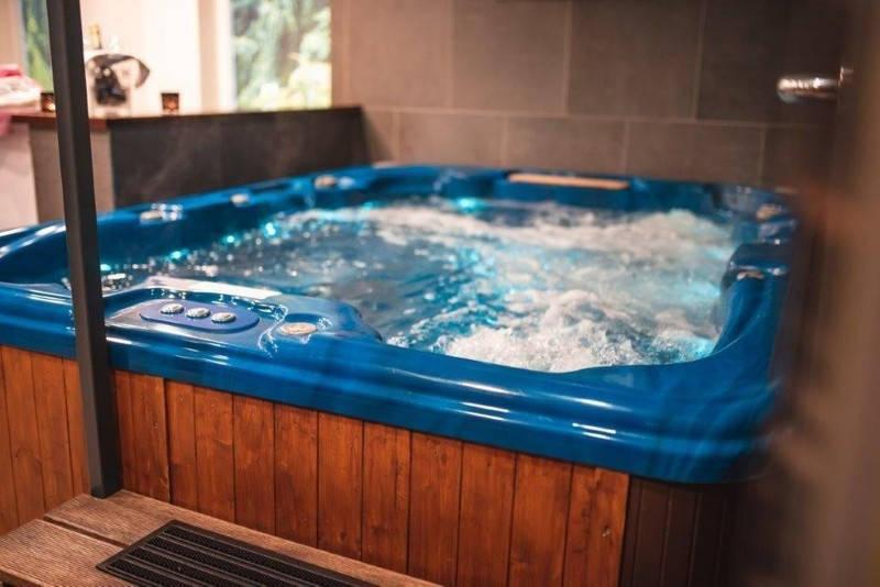 Wellness centrum vířivka.