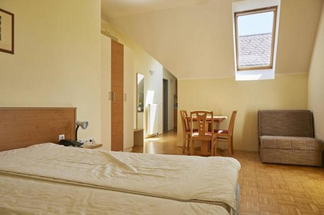 Apartmán 2-lůžková ložnice s přistýlkou.
