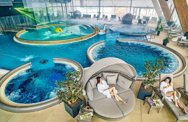 Aquacity bazén vnitřní termální.