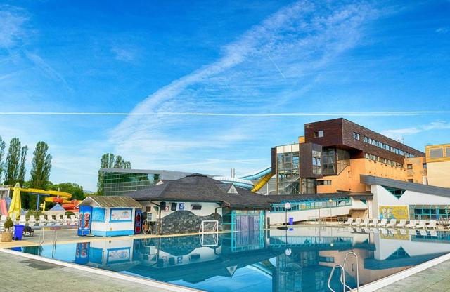 Aquacity bazén venkovní plavecký.