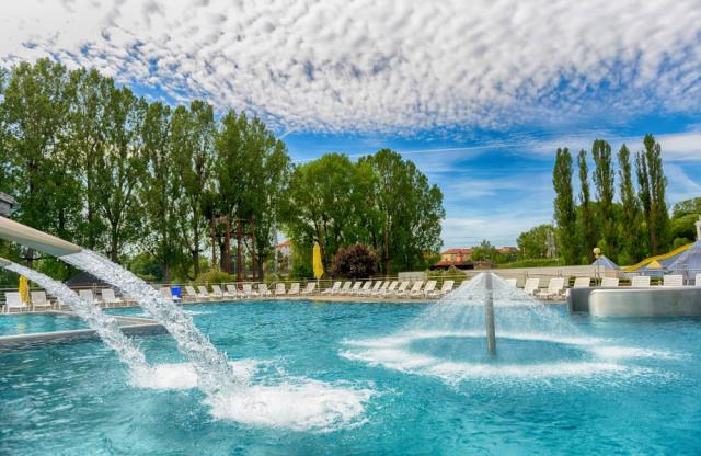 Aquacity bazén venkovní termální relaxační.
