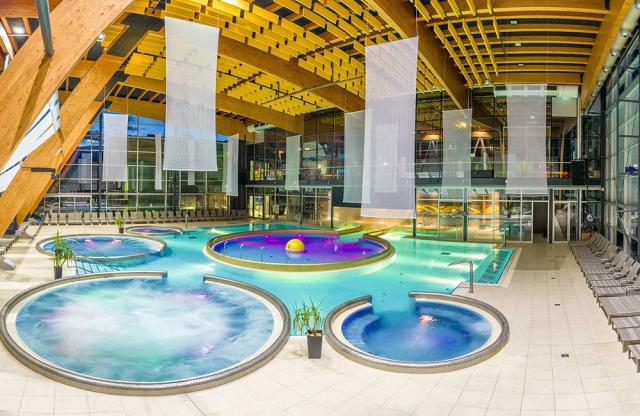 Aquacity bazén vnitřní termální.