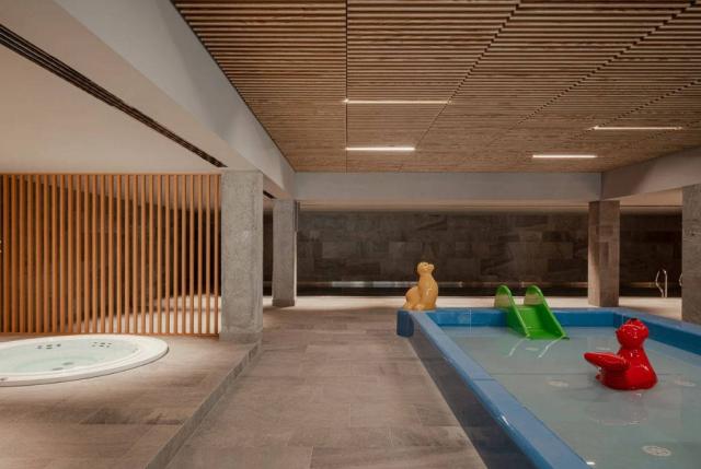 Aquapark Radisson bazén vnitřní dětský a vířivka.