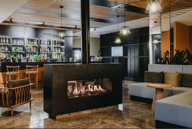 Lobby s barem.