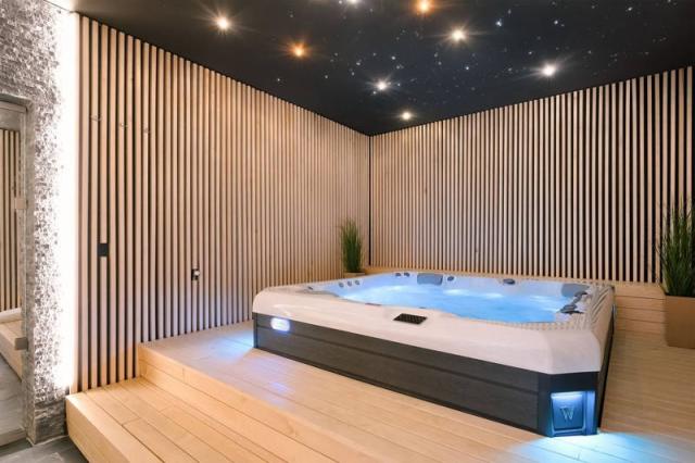 Wellness centrum vířivka.