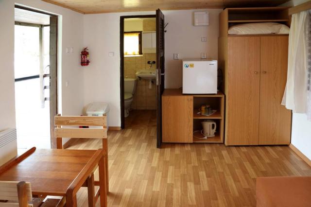 Bungalov pokoj obytná část.