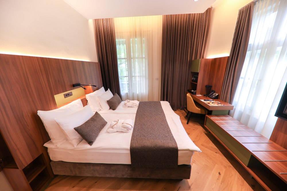 Pokoj 2-lůžkový manželská postel.