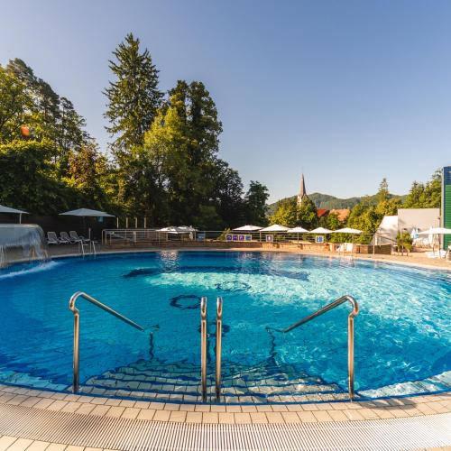 Bazénový komplex v hotelu Vita - venkovní bazén.