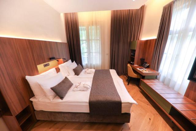 Pokoj 2-lůžkový manželská postel.