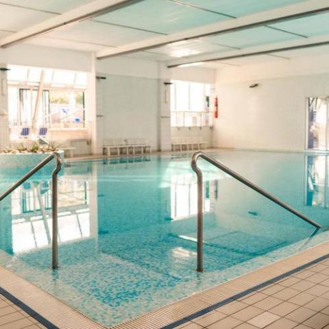 Bazénový komplex v hotelu Vita - vnitřní bazén.