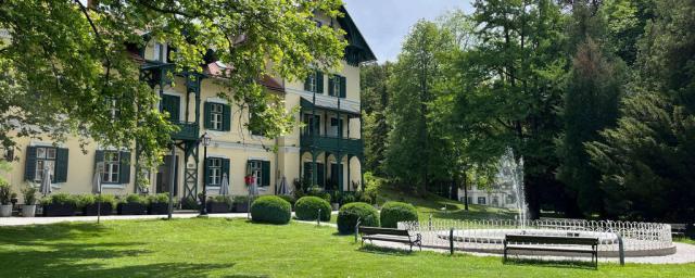Terme Dobrna - hotel Švycarija s vodotryskem.
