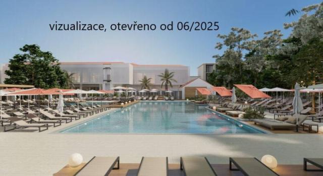 Hotel Pelegrin Plava Laguna - venkovní bazén, lehátka a slunečn