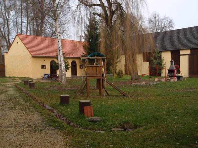 Dětské hřiště.