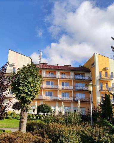 Hotel pohled na budovu.