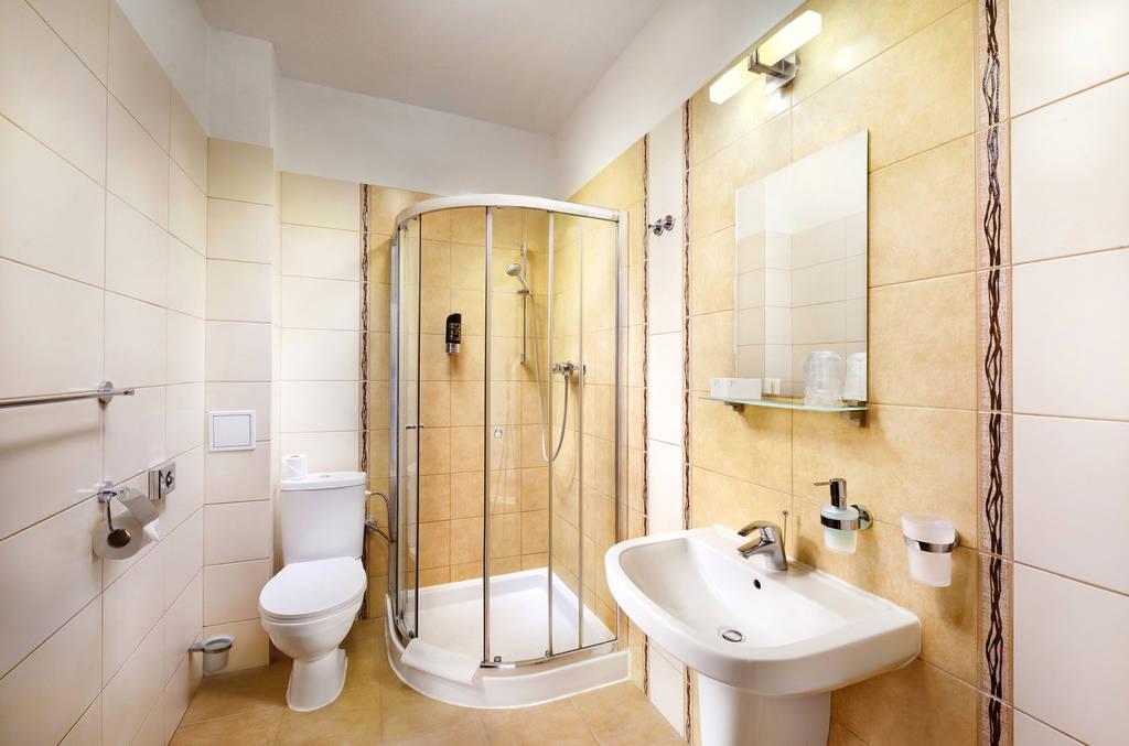 Studio hygienické zařízení sprchový kout.