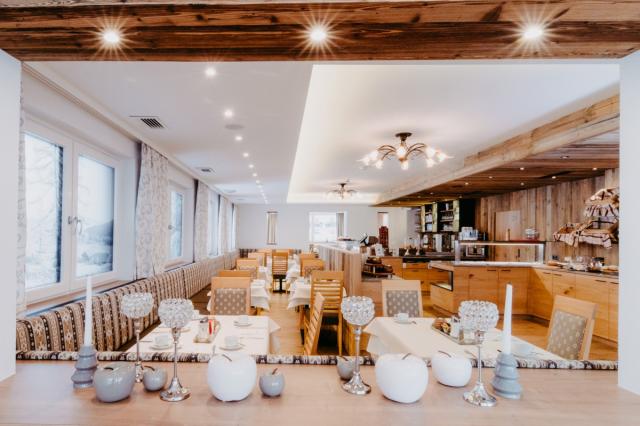 speisesaal-brueckenwirt-hotel-gross.jpg