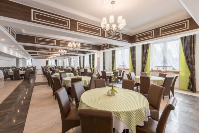 Gastronomia-Borowy-Dwór_sala-1.jpg