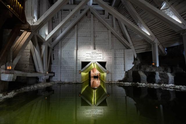 1075px_trasa-turystyczna-galeria6-kopalnia-soli-wieliczka-08012